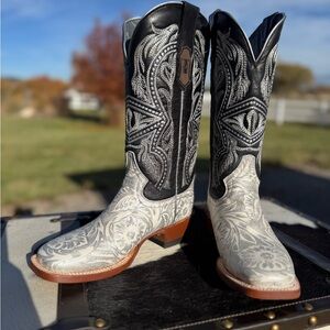Women's Western Embroidered Boots White and Black